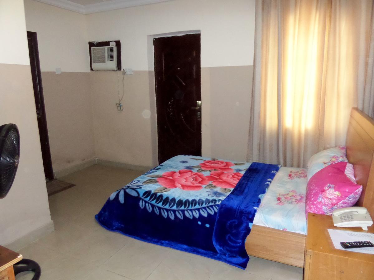 Wonder King Hotel Lagos Zimmer foto